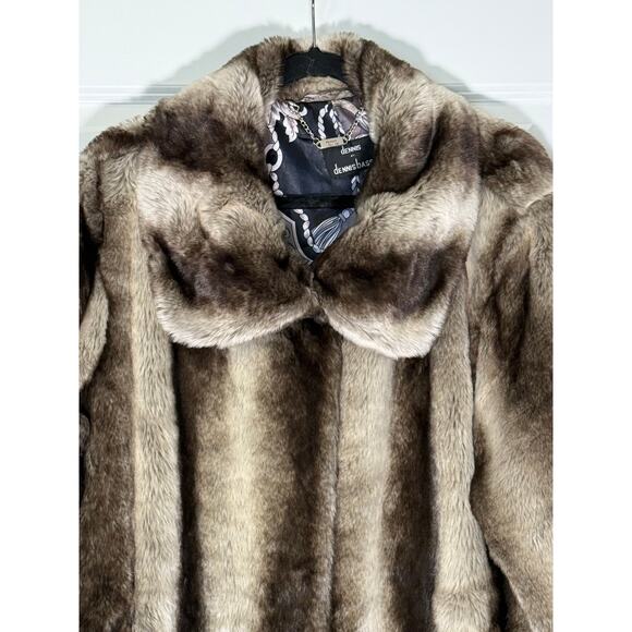 Beautiful Dennis Basso Faux Fur Coat - Picture 2 of 5